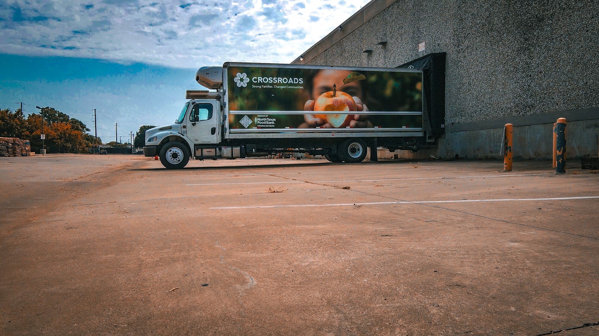 Featured image for Having an impact for hungry Dallas-area kids: Crossroads Community Services.